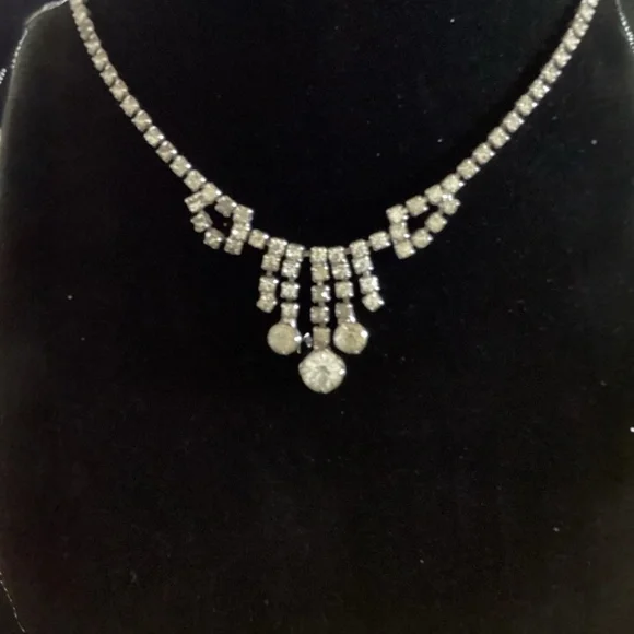 Vintage Rhinestone Necklace - Picture 3 of 3